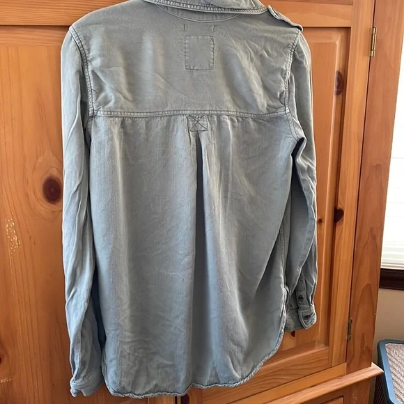 ‼️FREE with Purchase‼️ AEO 🦅 Olive Top 💚 - Picture 10 of 17